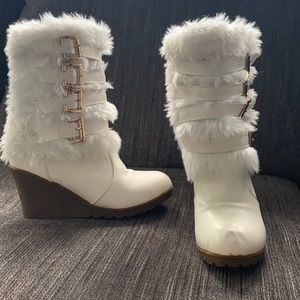 Warm fuzzy platform boots